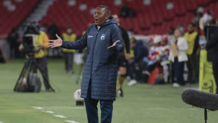 Pechón León estalló contra el arbitraje: 