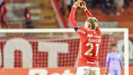 Carlos Garcés anotó y se convirtió en leyenda de Cienciano