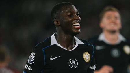 (VIDEO) Moisés Caicedo arribó a Argentina para sumarse a la tricolor