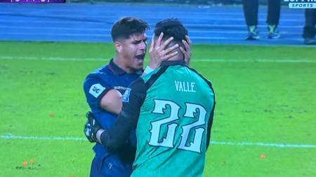 (VIDEO) Atajadon de Gonzalo Valle para evitar que Perú marque