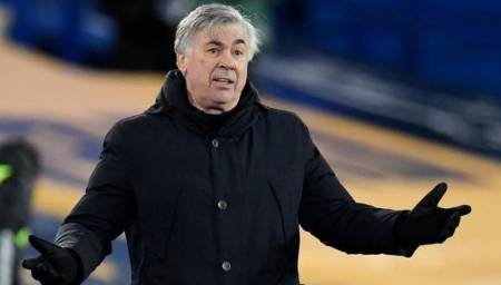 Ancelotti recibe polémica bienvenida en España