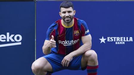 (FOTO) El mensaje del Kun Agüero tras fichar por el Barça