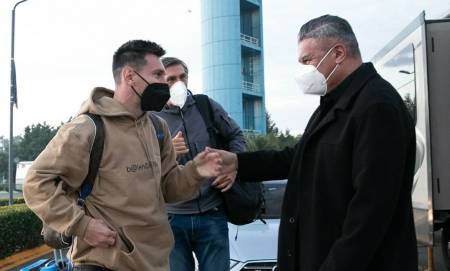 Messi llegó a Argentina y se sumó a la Selección