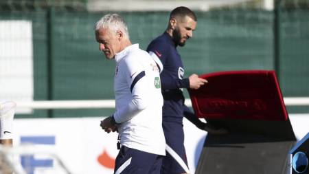 Deschamps sorprendido tras primera charla con Benzema